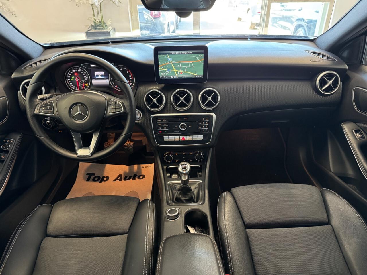 MERCEDES-BENZ A 180 d PREMIUM AMG - 2018