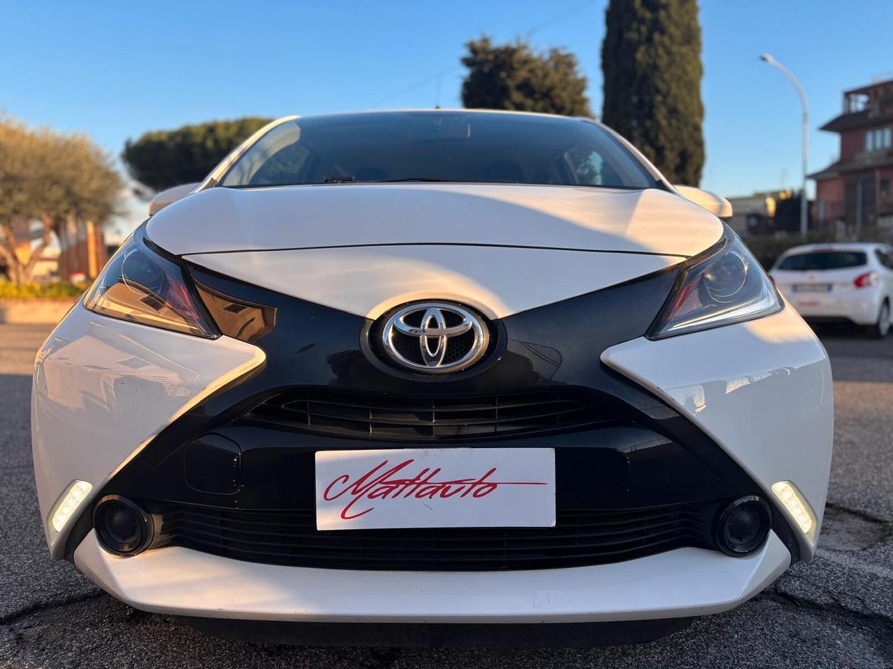 Toyota Aygo 1.0 VVT-i 69 CV 5 porte x-play *NEOPATENTATO*