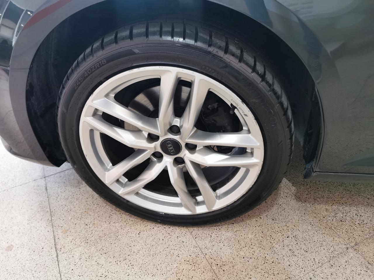 Audi A4 40 TFSI S tronic Business Sport