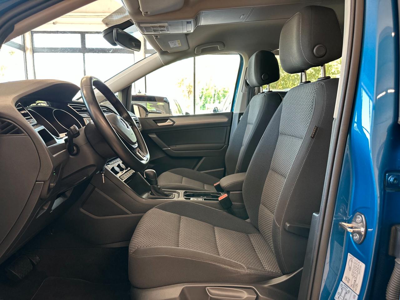VOLKSWAGEN TOURAN COMFORTLINE DSG *GANCIO*7POSTI*CARPLAY*