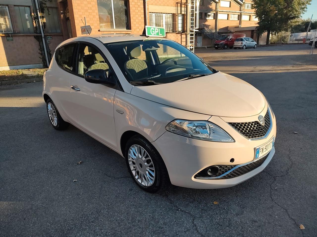 Lancia Ypsilon 1.2 , GPL, 5 PORTE ECOCHIC ELLE OK NEOPATENTATI, GARANZIA L.12 MESI