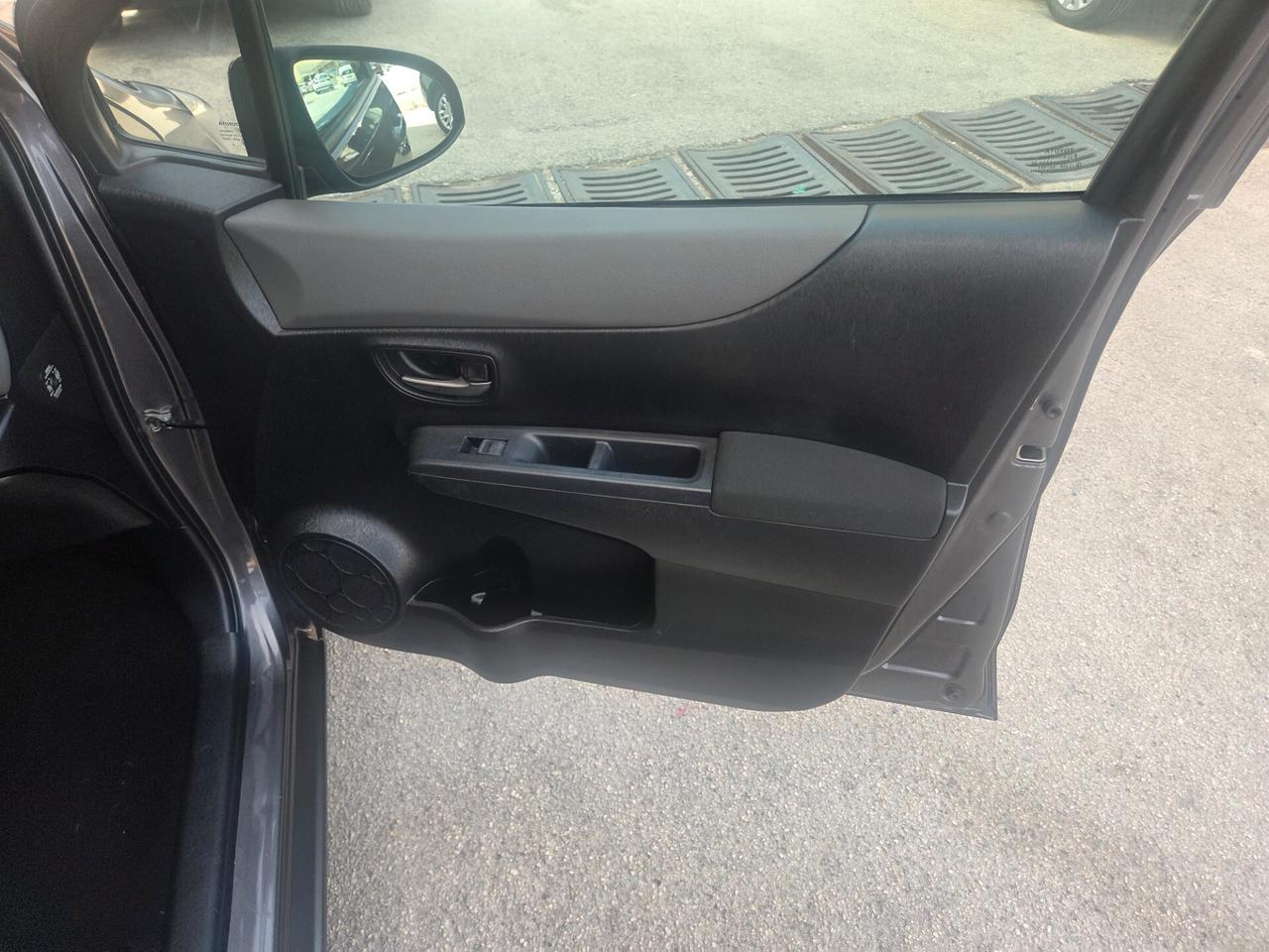 TOYOTA YARIS ANNO 2014 1.0 BENZINA 70 CV KM 90000 CERTIF
