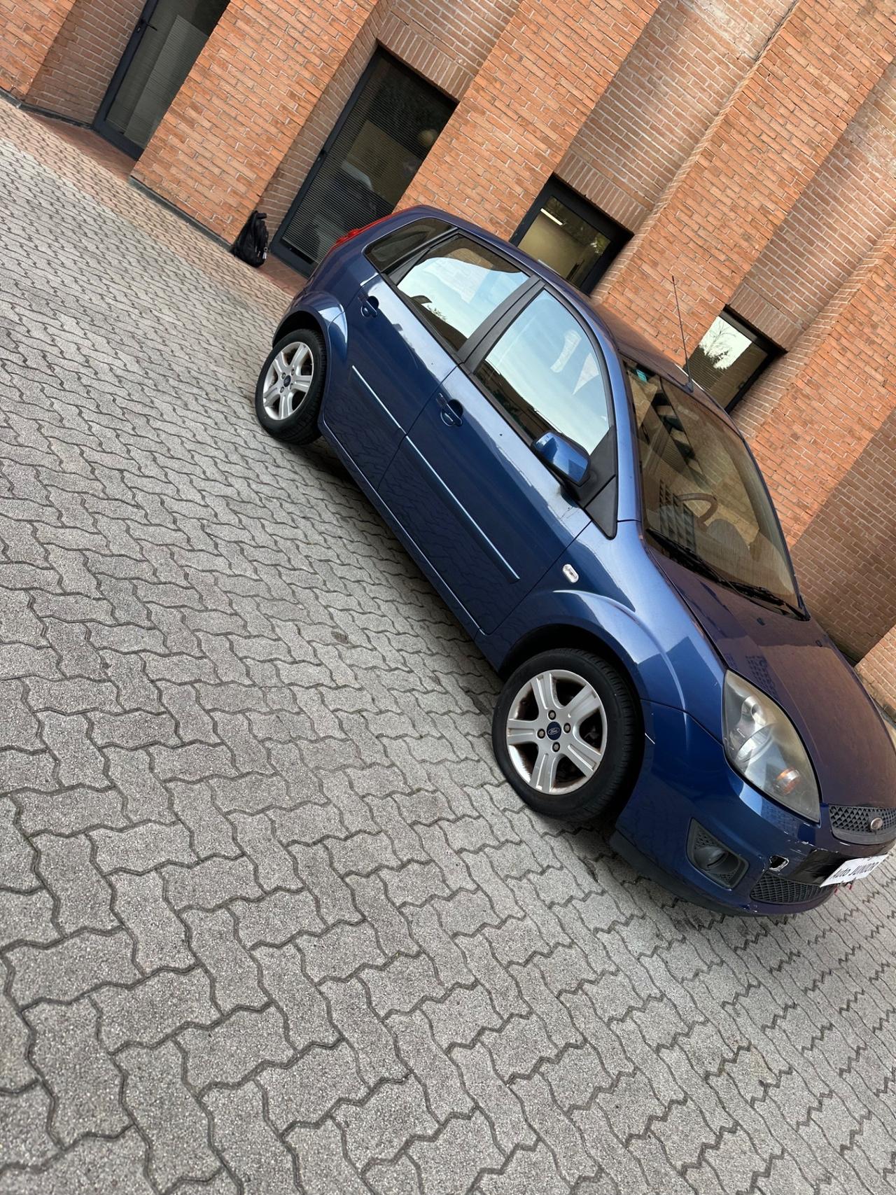 Ford Fiesta 1.2 16V 5p. Ghia