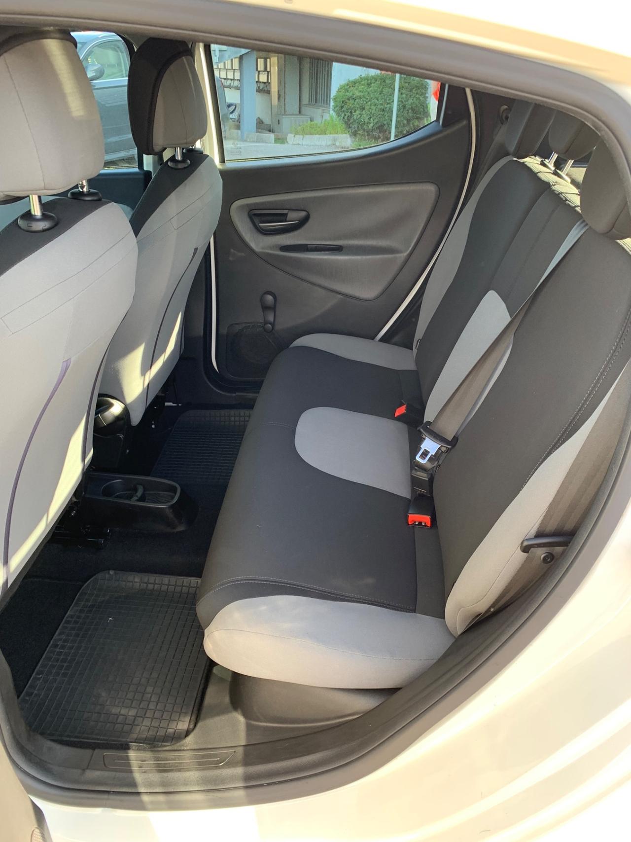 Lancia Ypsilon 1.2 69 CV 5 porte Gold