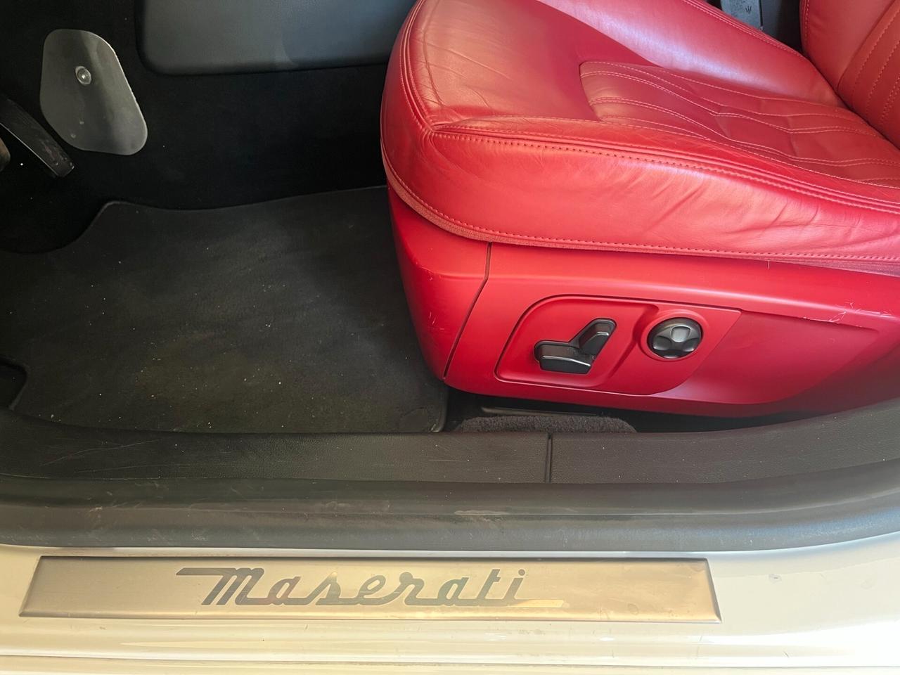 Maserati Ghibli 3.0 v6 diesel 275 cv GRANSPORT