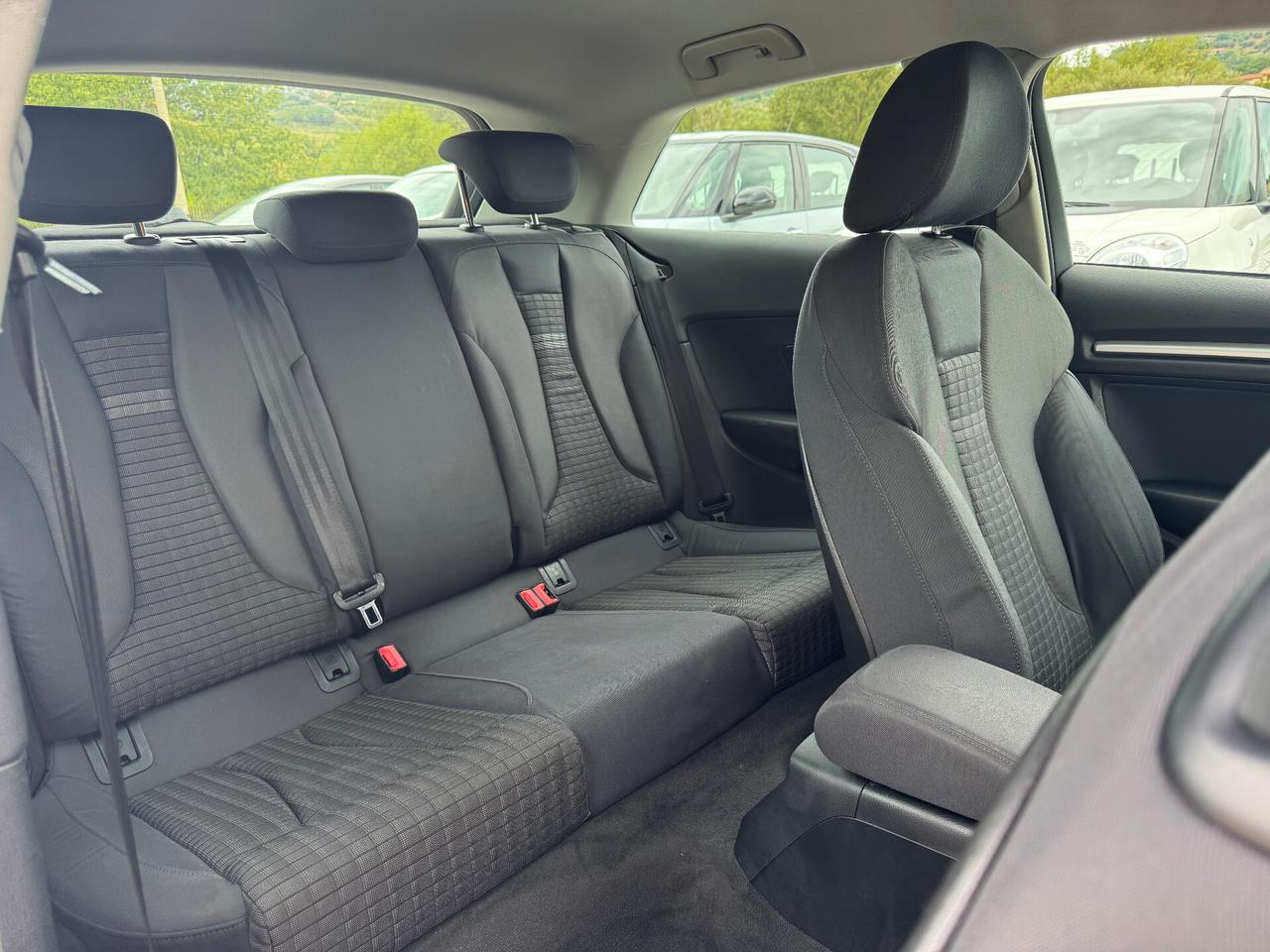Audi A3 1.6 TDI 105cv AMBITON/2013