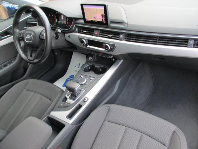 AUDI A4 Avant 30 TDI S tronic Business