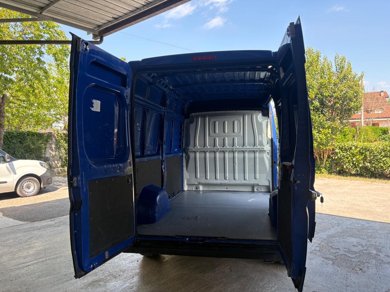 Peugeot Boxer 330 2.2 BlueHDi 140 S&S PC-TN Furgone