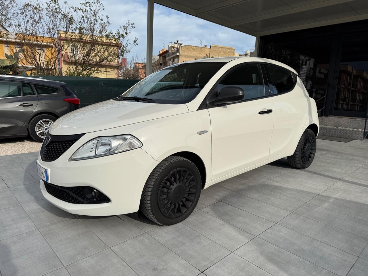 Lancia Ypsilon 1.2 69 CV 5 porte GPL Ecochic Elefantino Blu