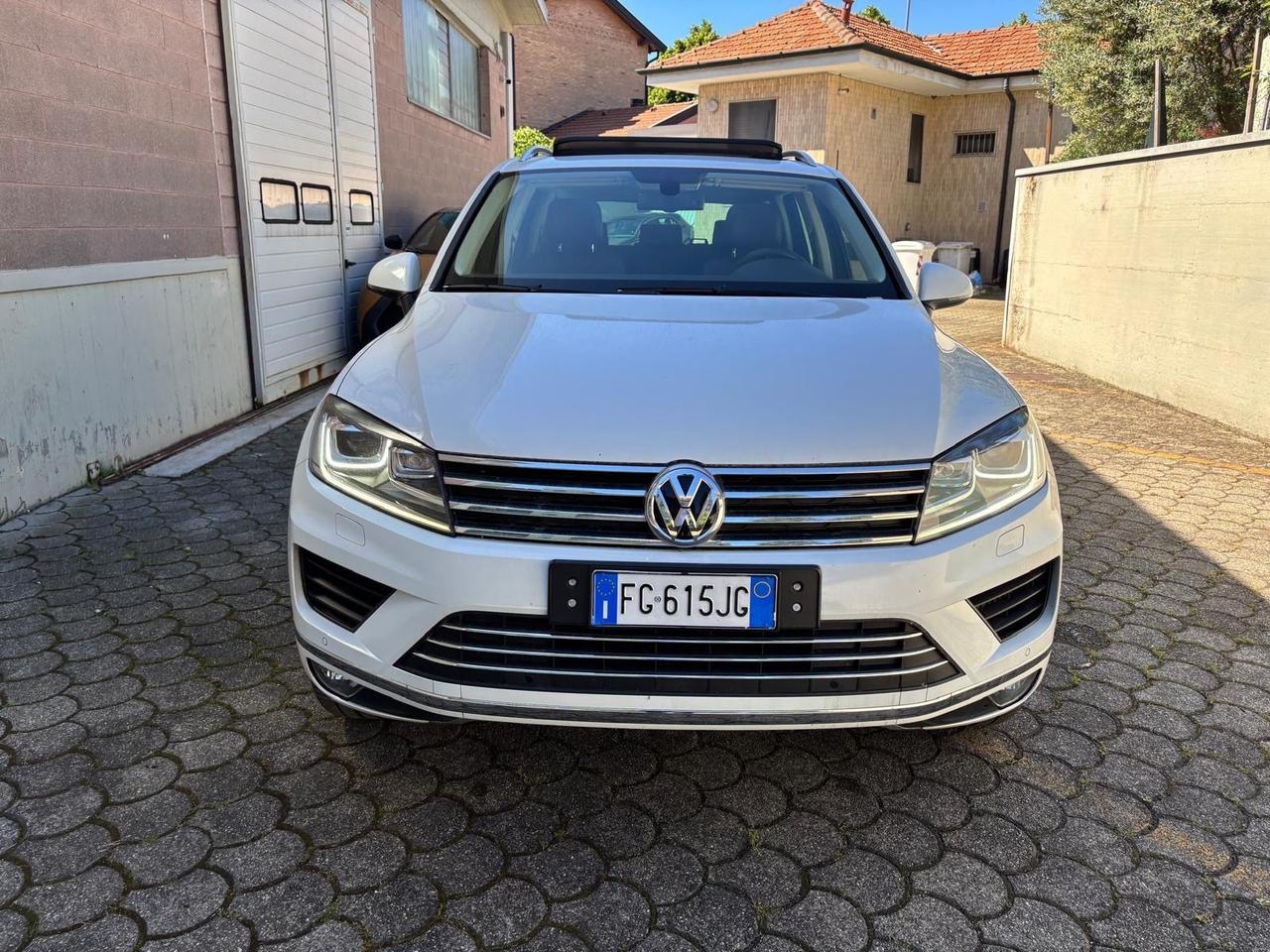 Volkswagen Touareg 3.0 TDI 262 CV R-line*Automatik*Tetto*Pelle