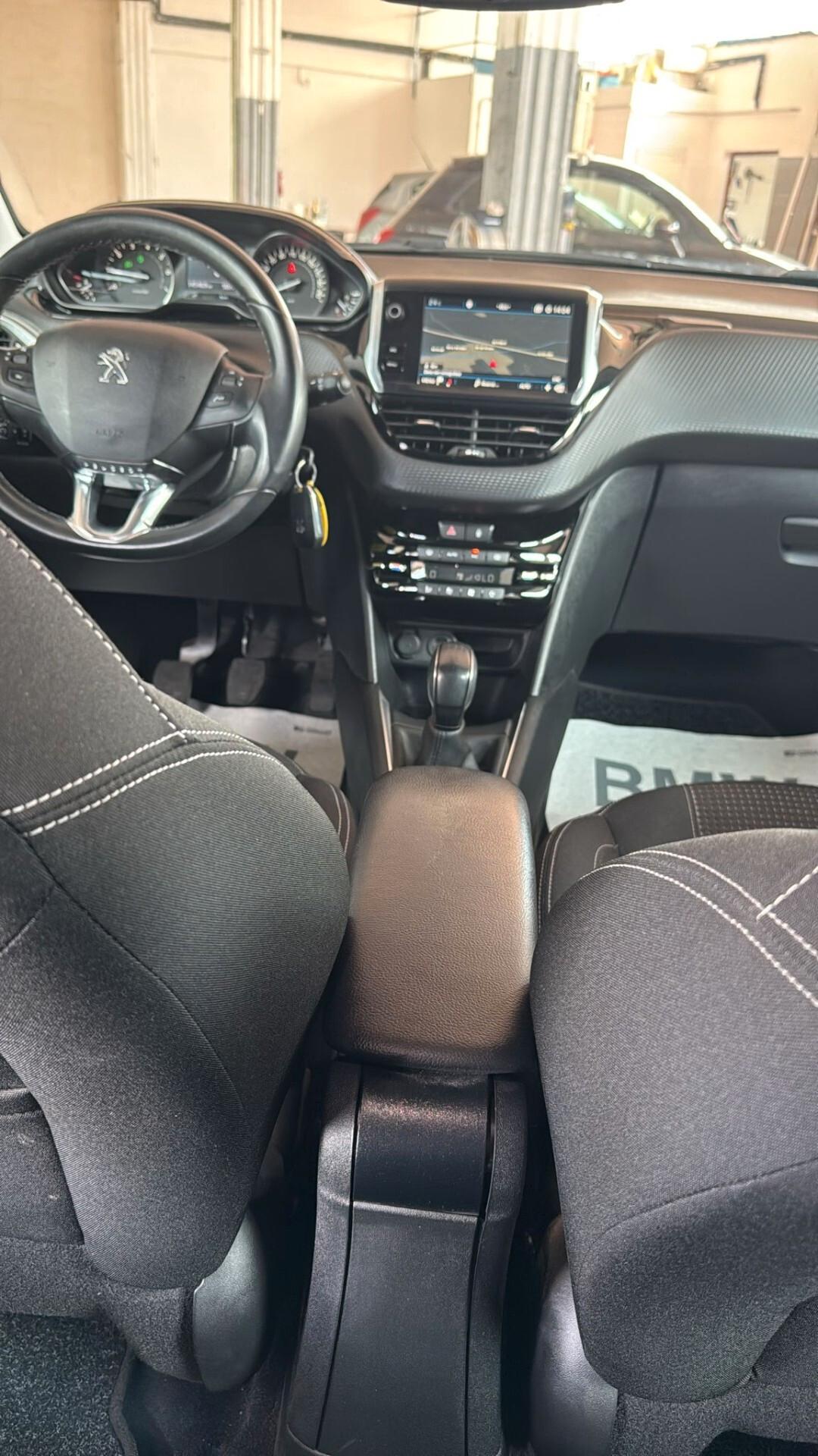 Peugeot 208 PureTech 82 5 porte Allure