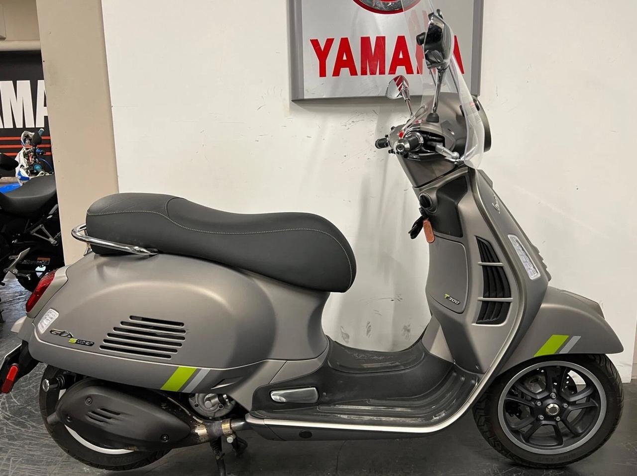Vespa GTS 300 SUPER