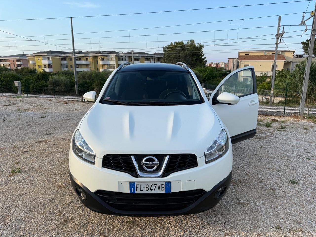 Nissan Qashqai 1.5 diesel PERMUTE 3.999€