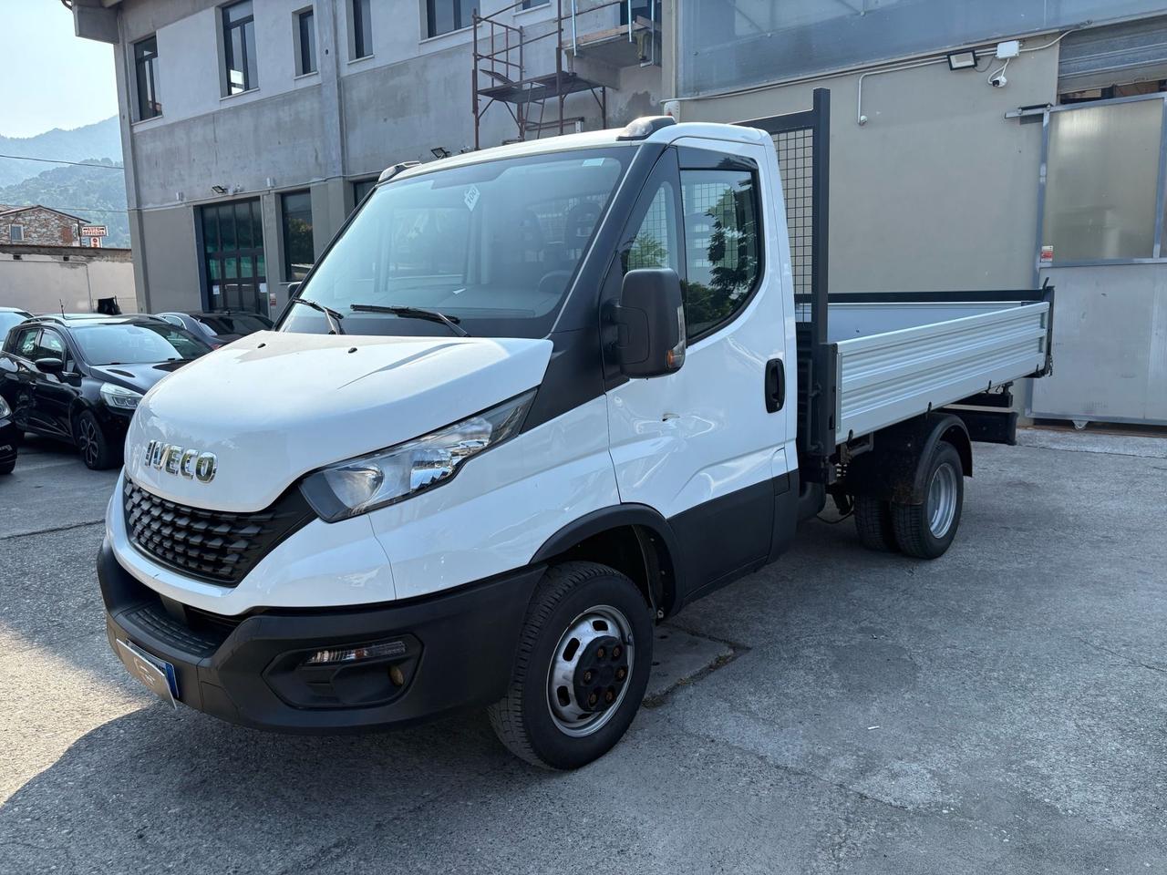 Iveco dayli ribaltabile trilaterale