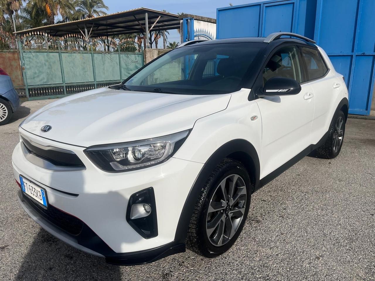 Kia Stonic -1.4MPI-gpl style design pack-2019