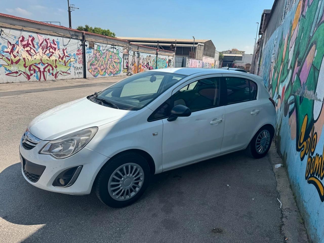 Opel Corsa 1.2 5 porte benzina/GPL