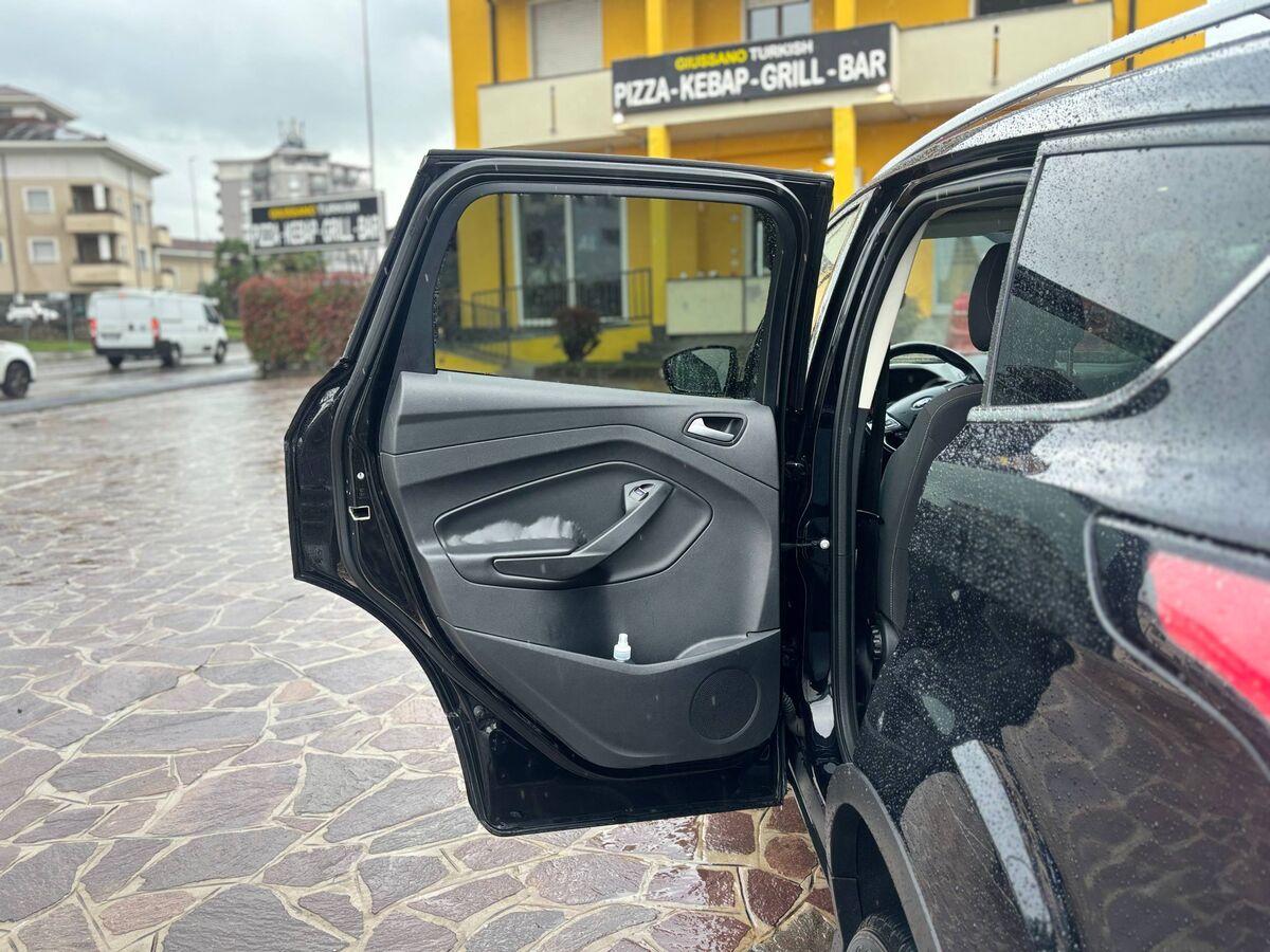 Ford Kuga 2.0 tdci Business s&s 2wd 120cv powershift my19.25
