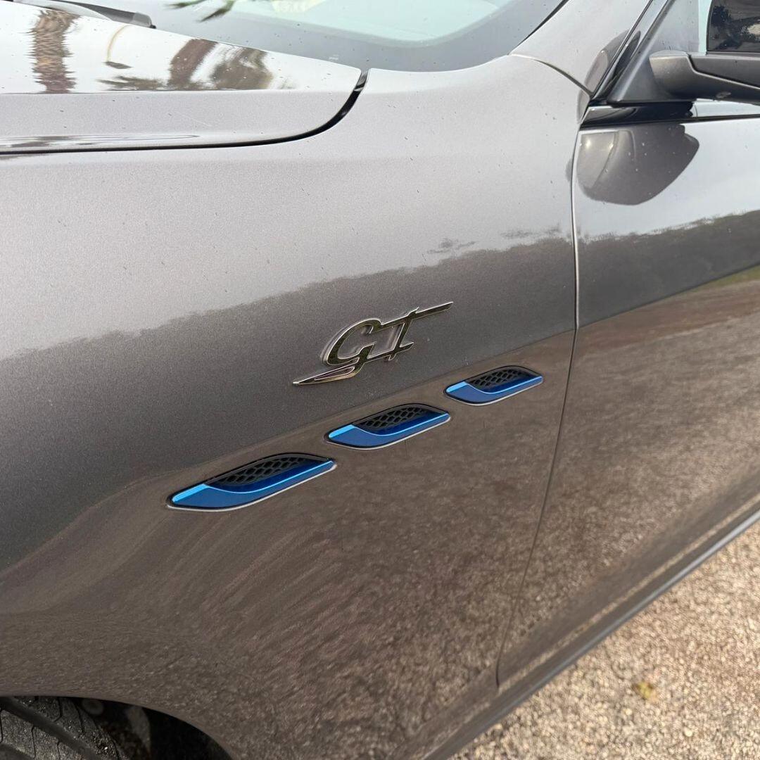 Maserati Ghibli 330 CV MHEV GT