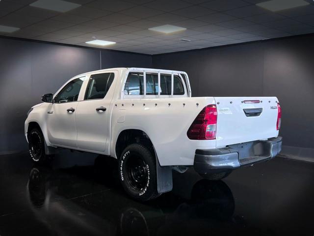 TOYOTA Hilux 2.4D 4WD 4 porte Double Cab Comfort