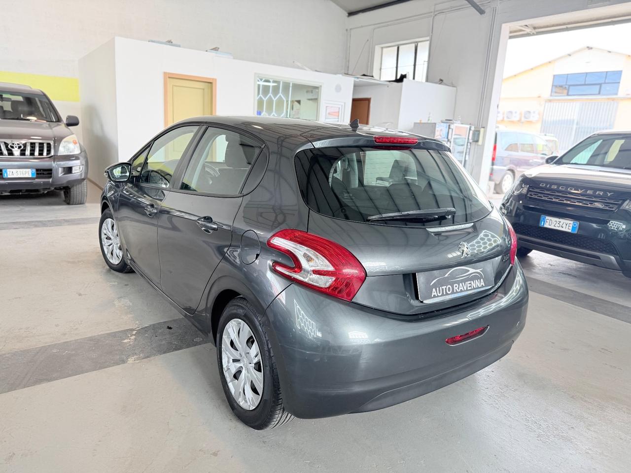 Peugeot 208 82CV GPL 2013 Neopatentati