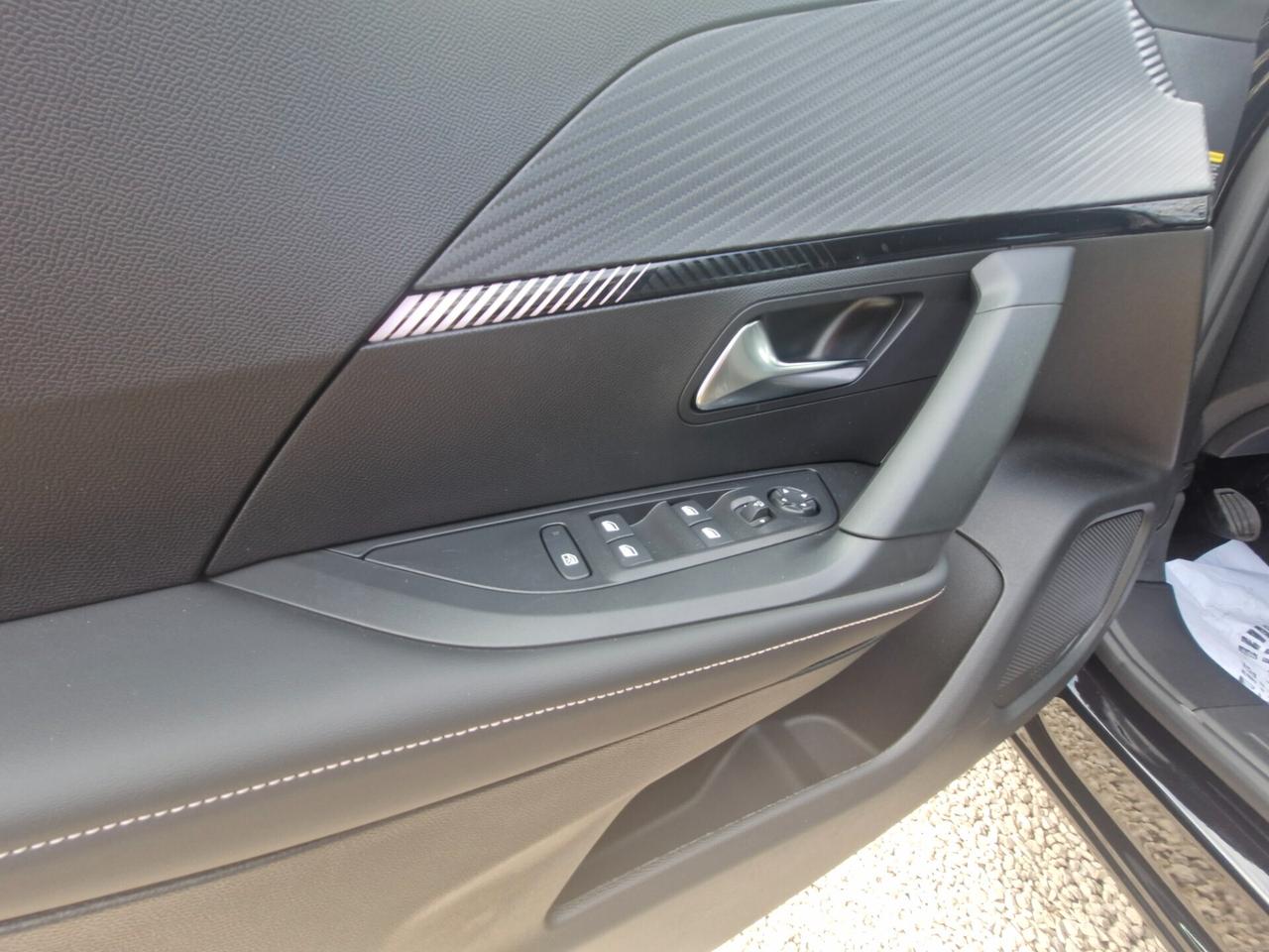 Peugeot 2008 Allure Pack KM 0