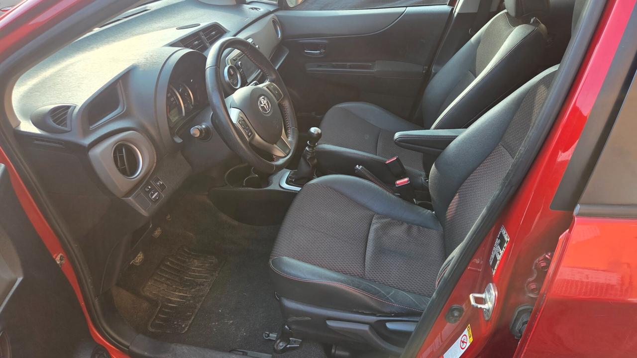 Toyota Yaris 1.3 5 porte Lounge full