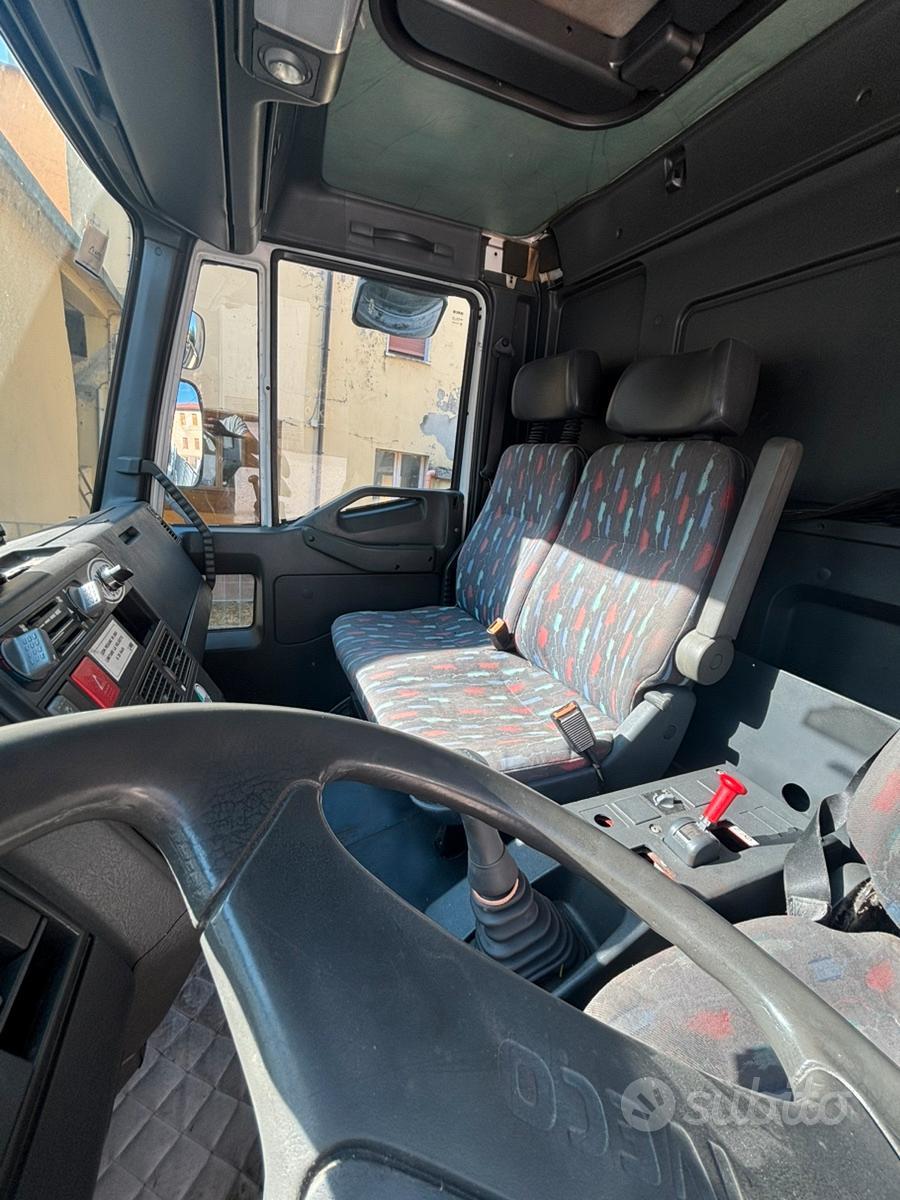 IVECO 120E18 - Autocarro a telaio