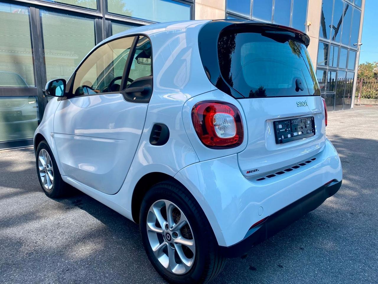 Smart ForTwo PASSION -TETTO-LED -NAVI-GARANZIA