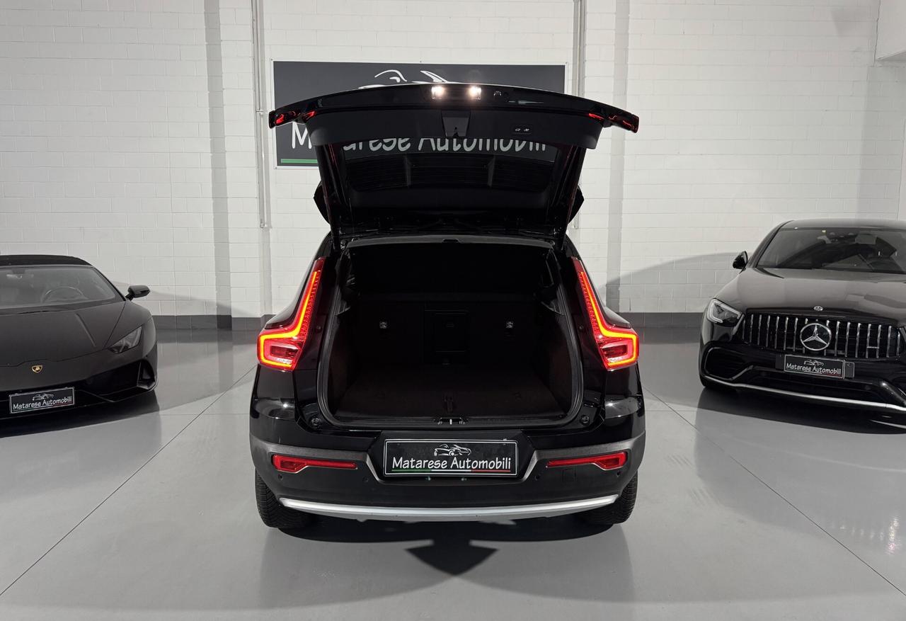 Volvo XC40 B3 MILD HYBRID CORE auto 2.0cc 163cv CarPlay Finanziabile