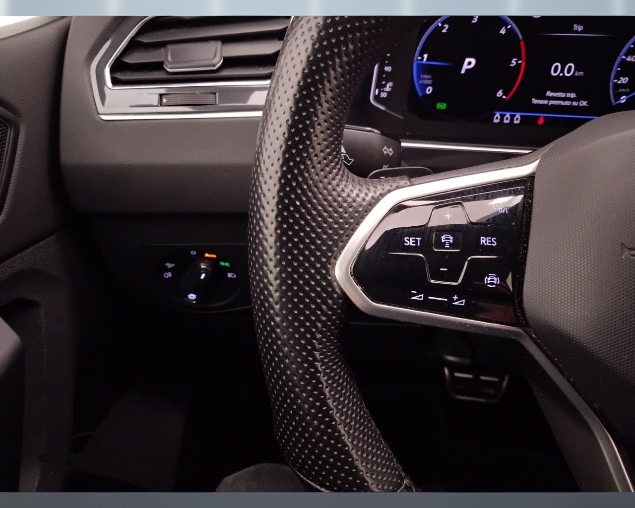 VOLKSWAGEN Tiguan II 2021 - Tiguan 2.0 tdi R-Line 150cv dsg