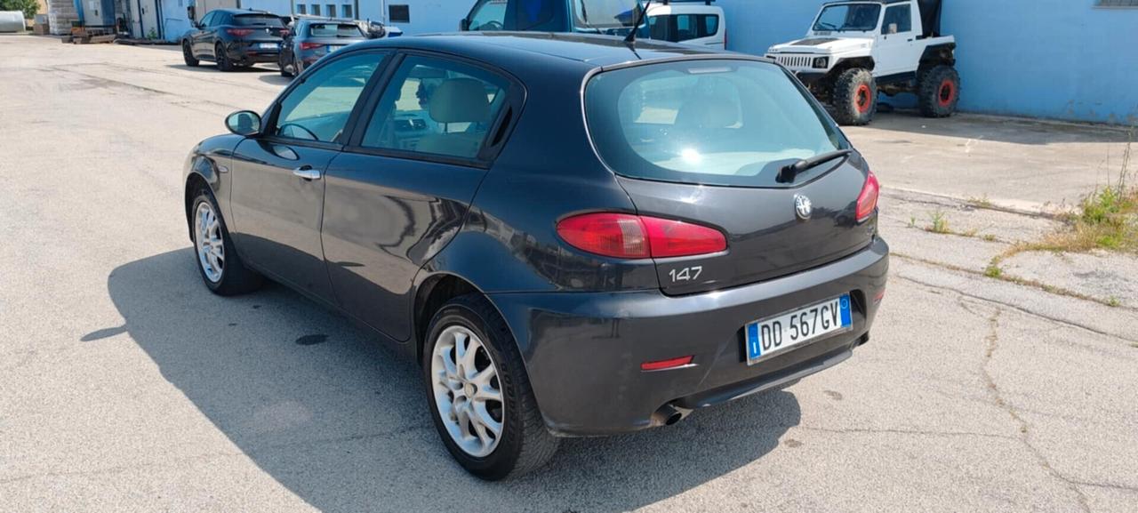 Alfa Romeo 147 1.9 JTD (120) 5 porte Collezione