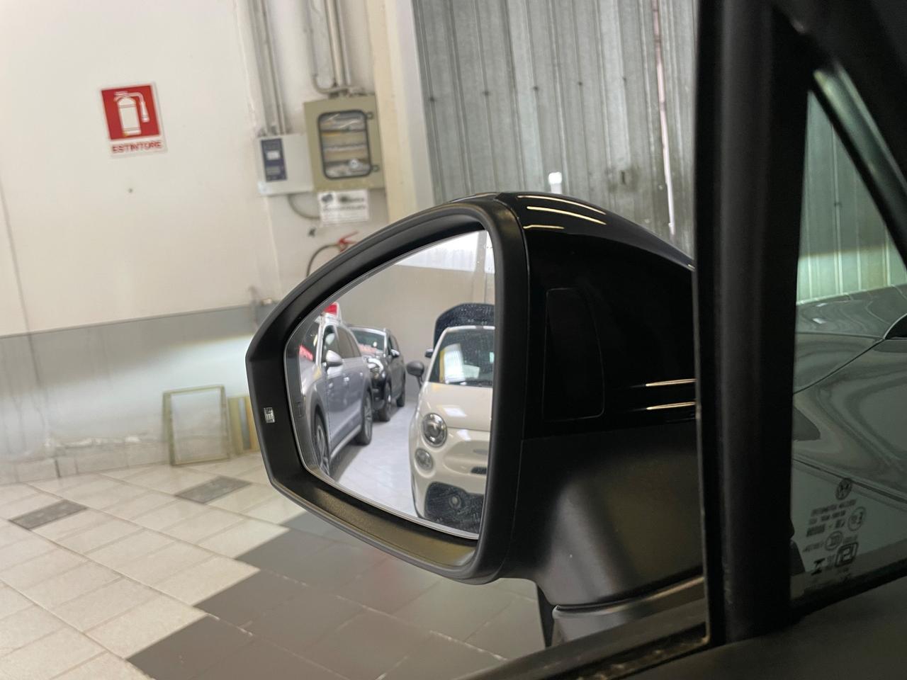 Volkswagen Tiguan 2.0 TDI 150 CV SCR DSG R-Line Black Telec.
