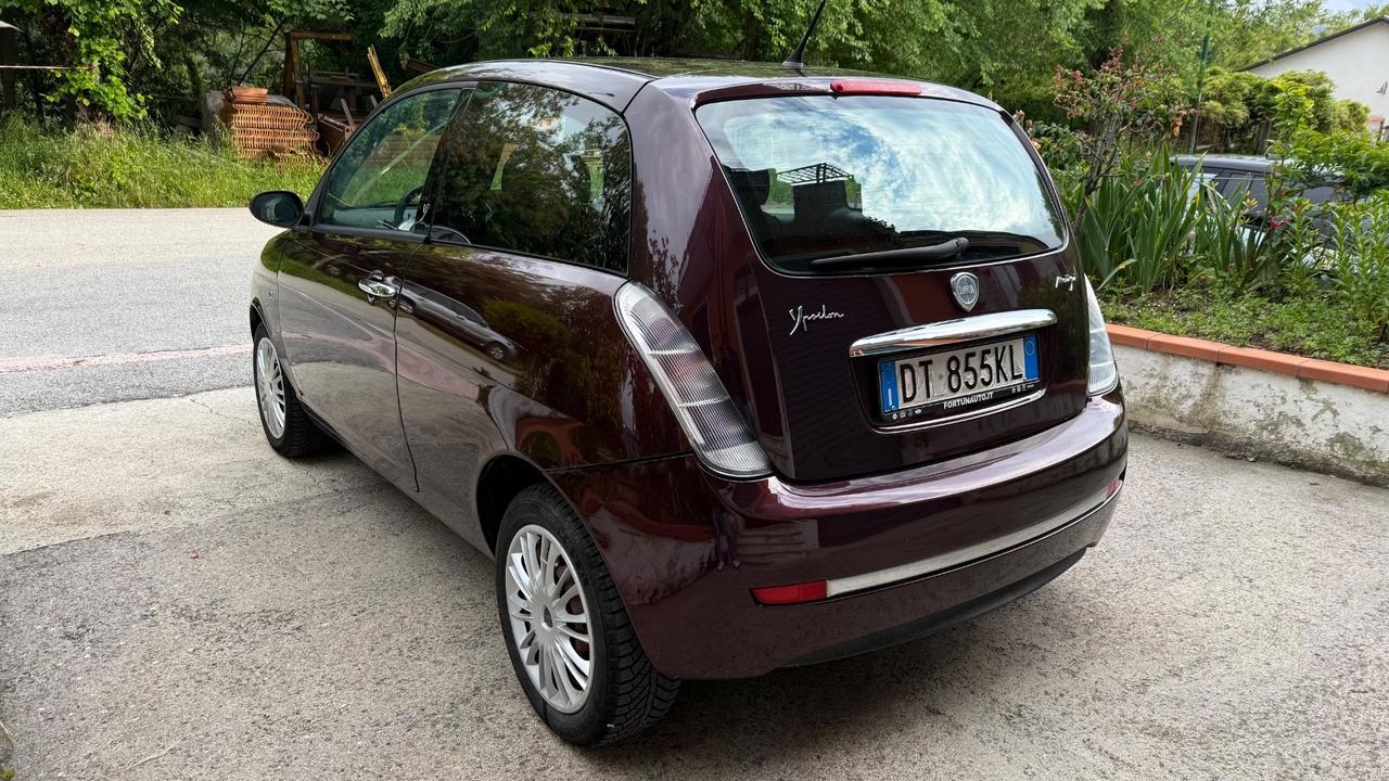 Lancia Ypsilon 1.3 MJT 75 CV Argento