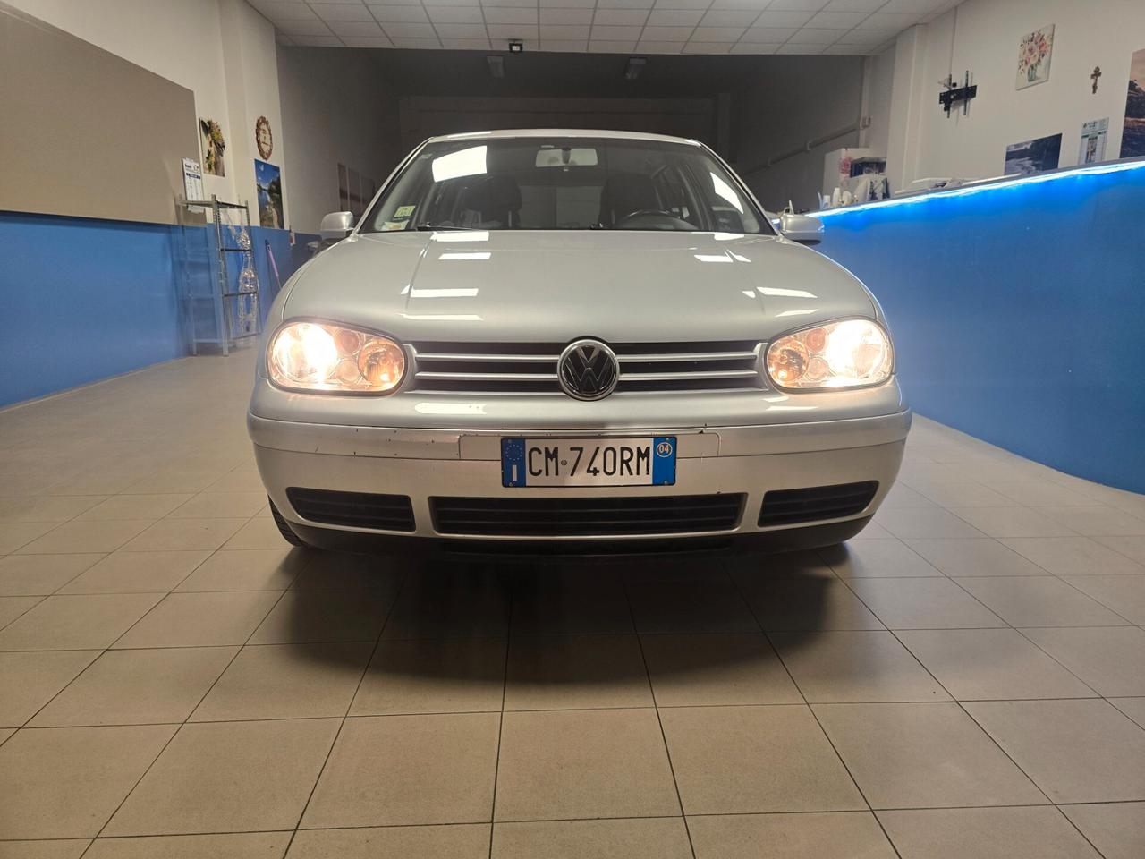 Volkswagen Golf 1.6 16V FSI 3p. Comfortline