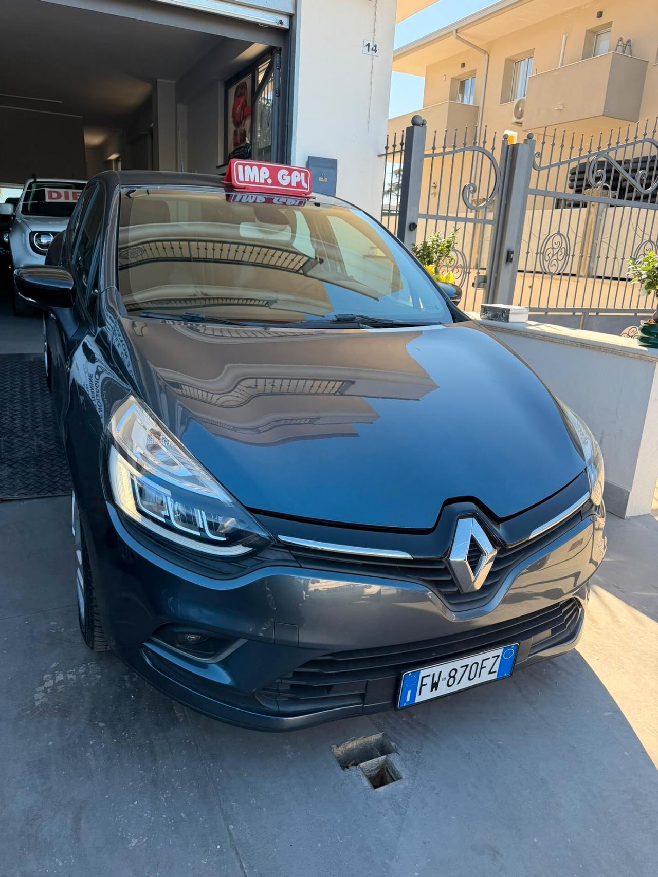 Renault Clio TCe 12V 90 CV GPL 5 porte Moschino Intens