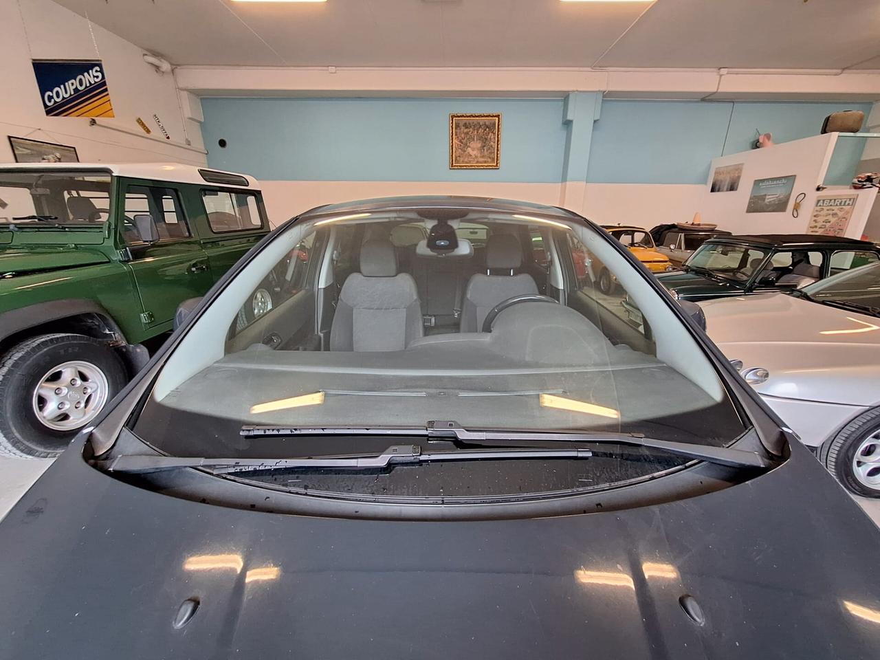 Peugeot 3008 1.6 e-HDi 112CV cambio robotizzato S.&S. Business