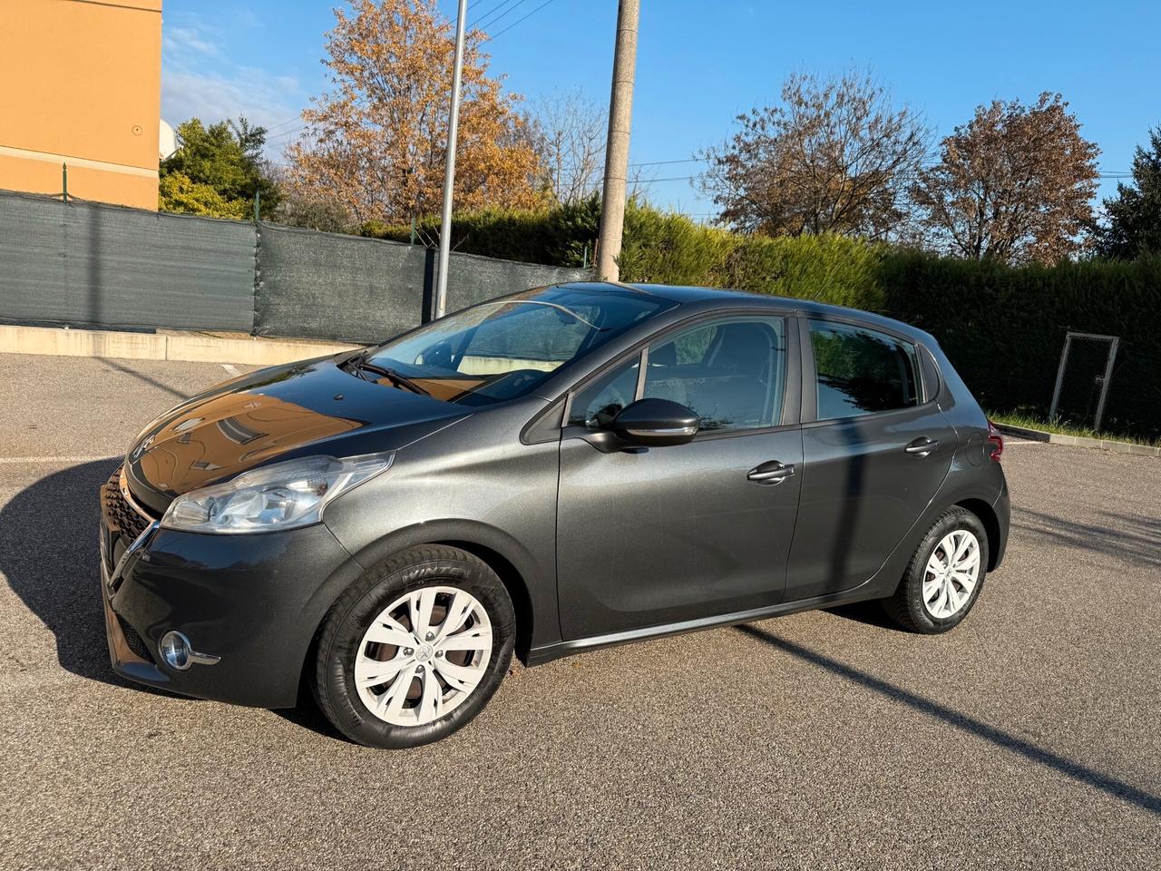 Peugeot 208 1.4 HDI - NEOPATENTATI - 12 MESI DI GARANZIA -