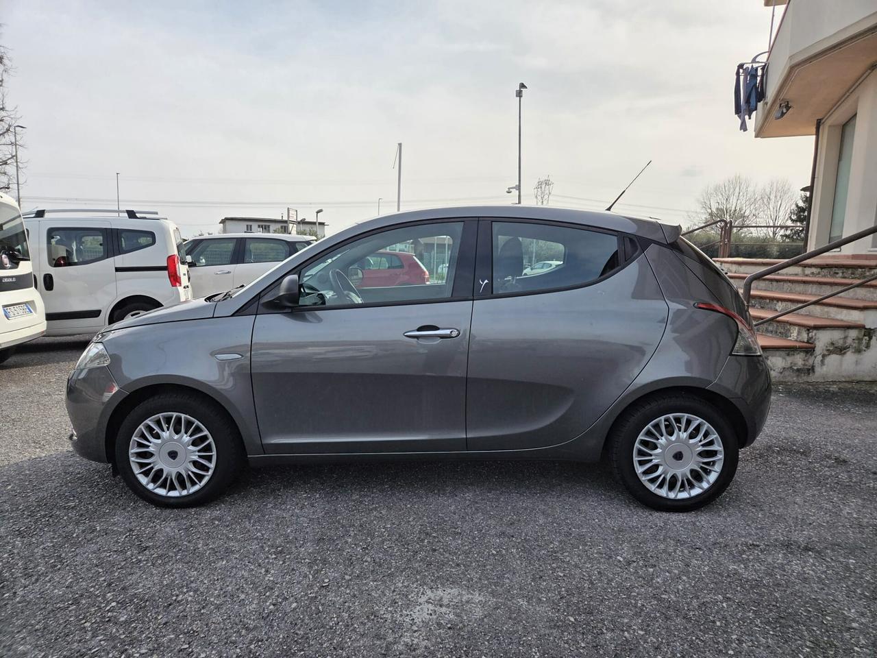 Lancia Ypsilon 1.2 69 CV 5 porte Opening Edition