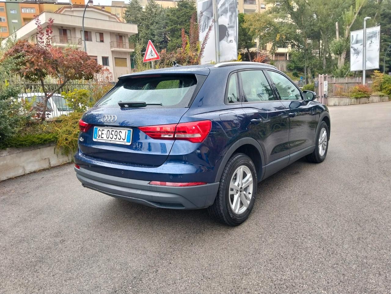 Audi Q3 35 TDI S tronic Business