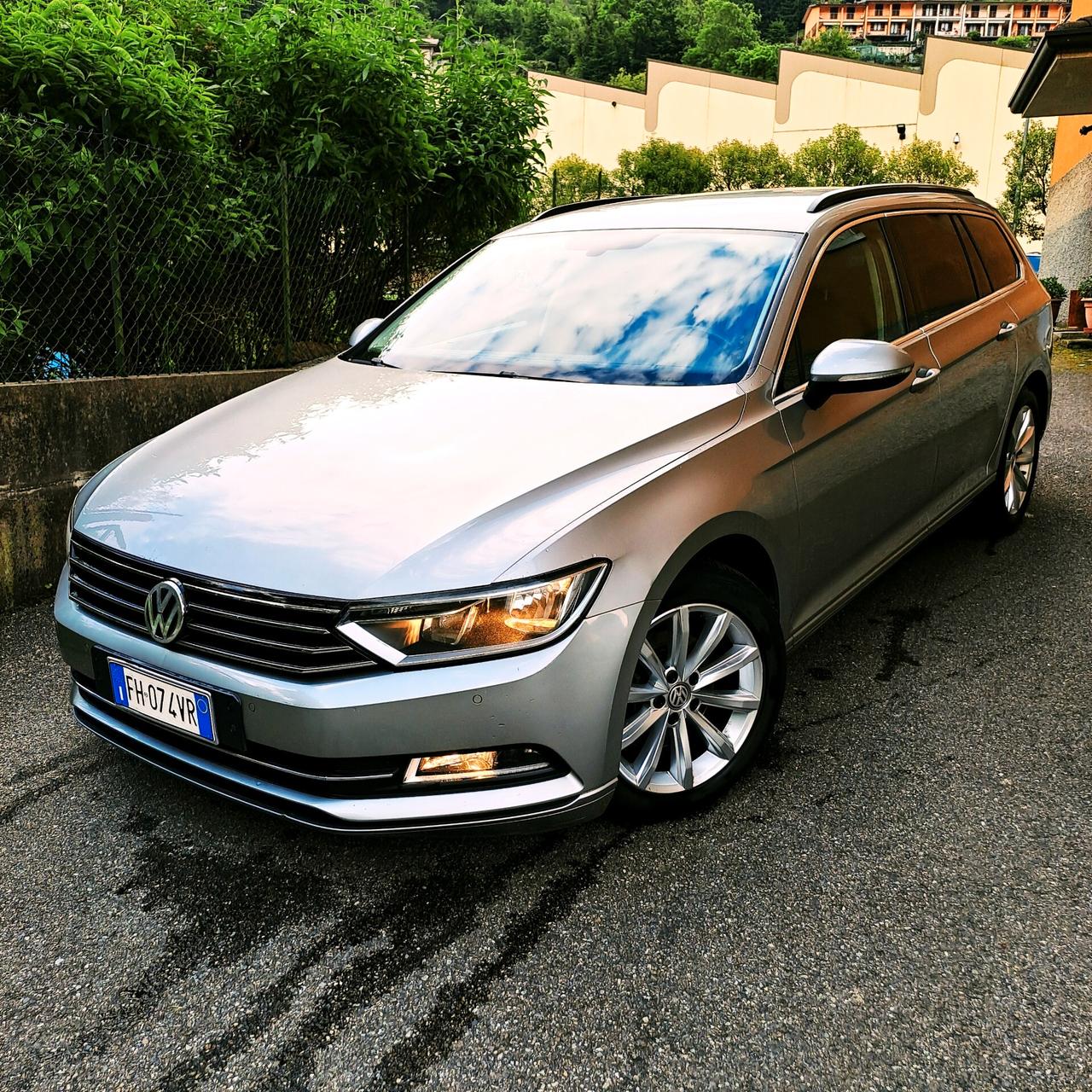 VW PASSAT 2.0TDI UNICO PROPRIETARIO - TENUTA BENE