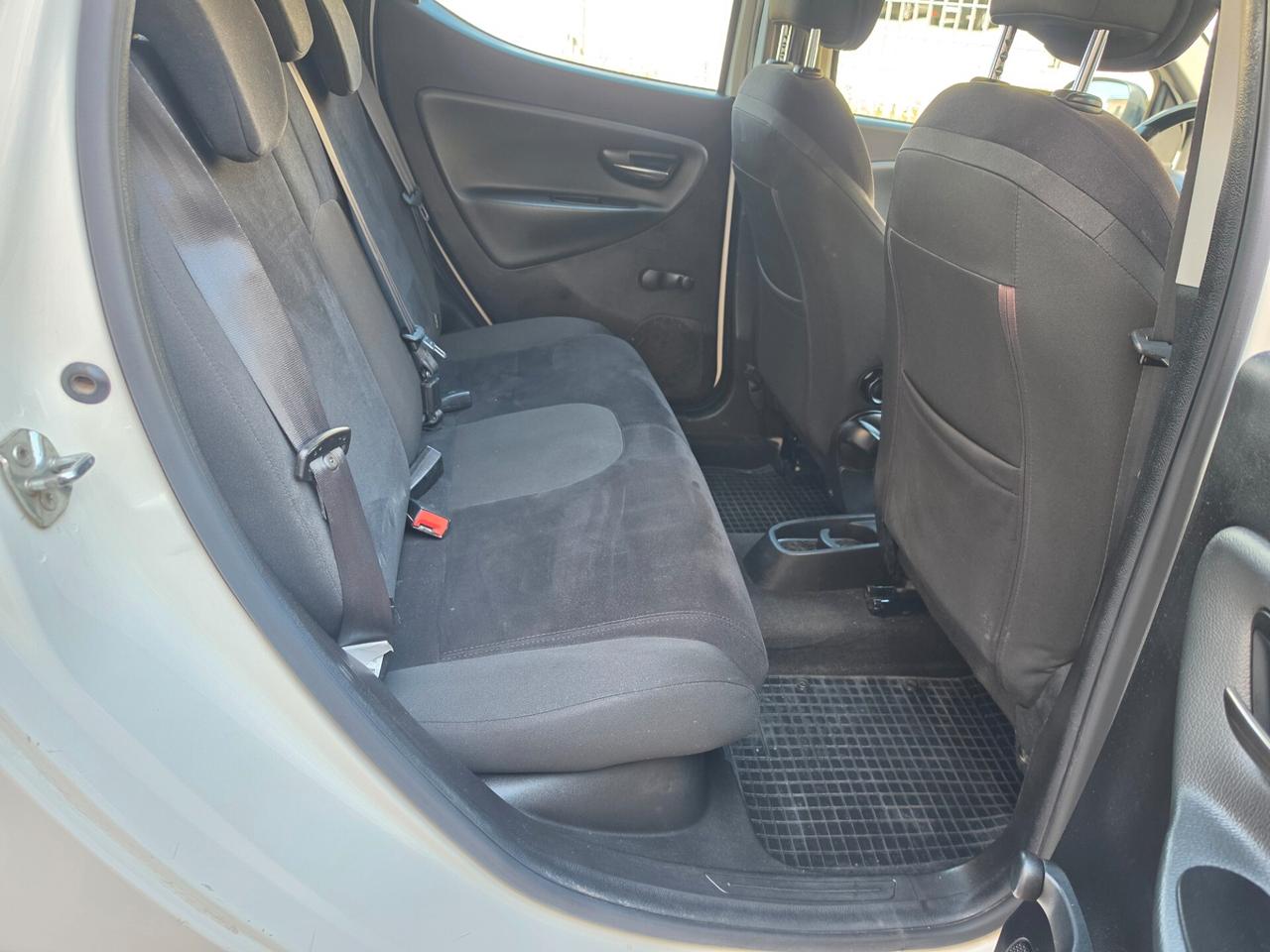 Lancia Ypsilon 1.2 69 CV 5 porte S&S Silver