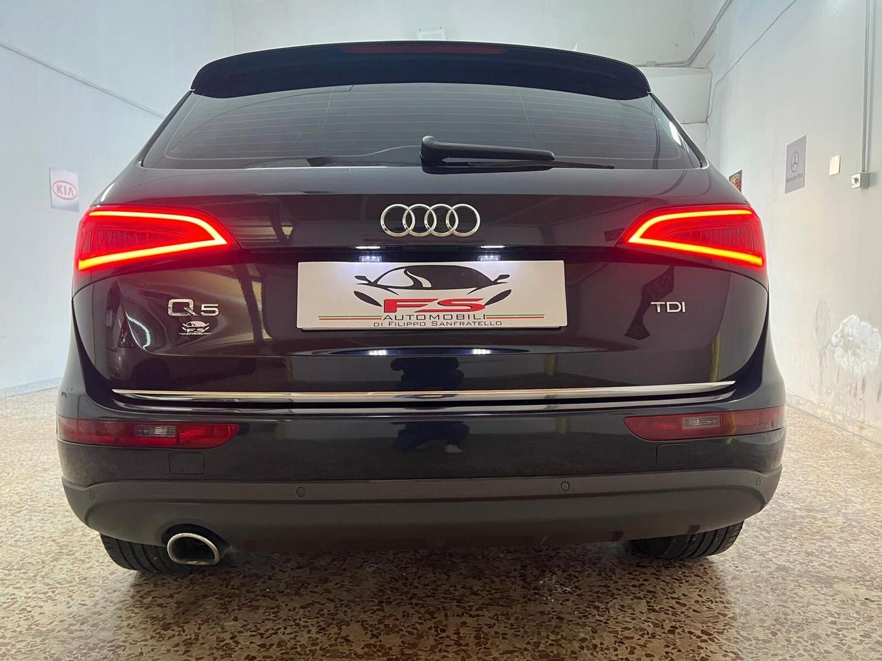 Audi Q5 2.0 TDI 150 CV clean diesel Business