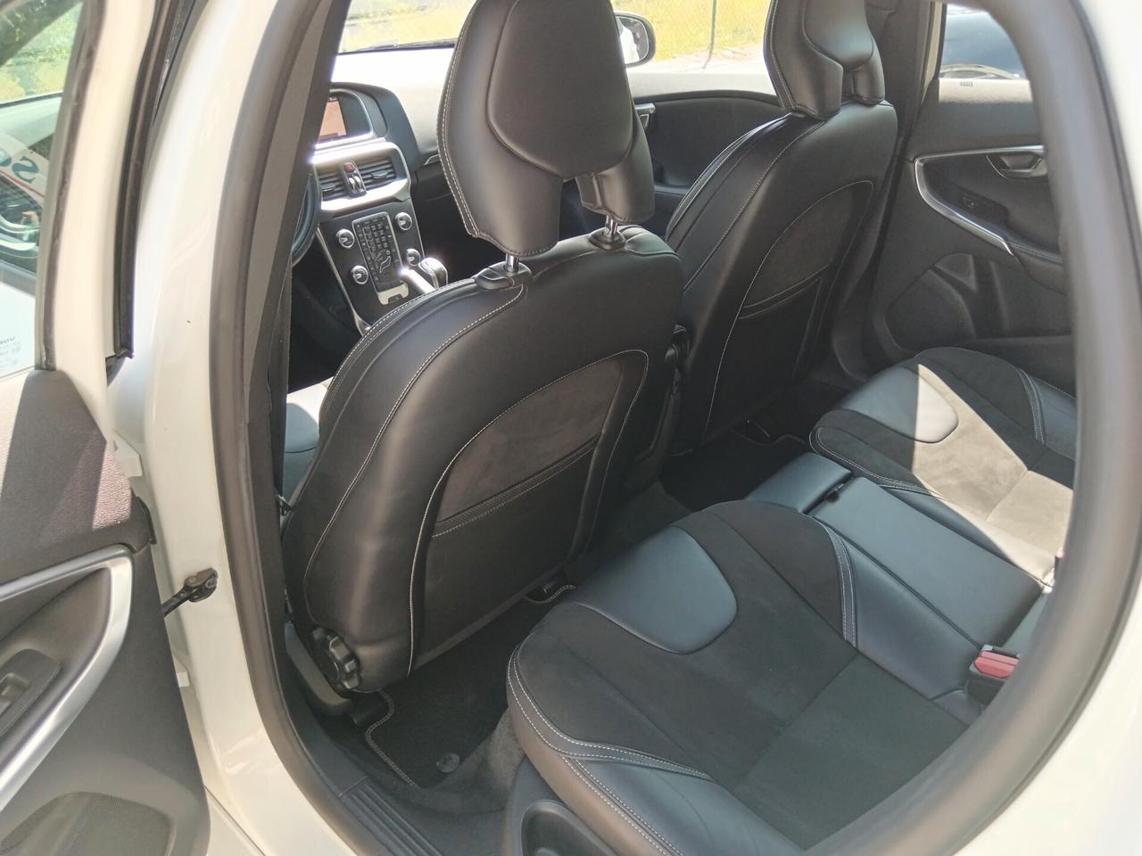 Volvo V40 2.0 D2 120CV R DESIGN NUOVISSIMA