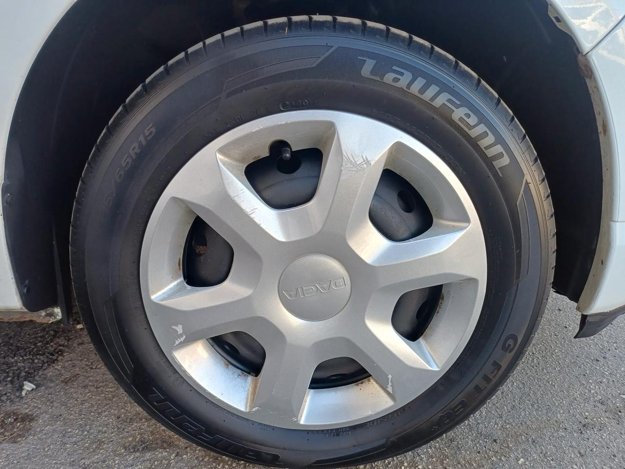 Dacia Sandero GPL DI SERIE Laureate - 2010