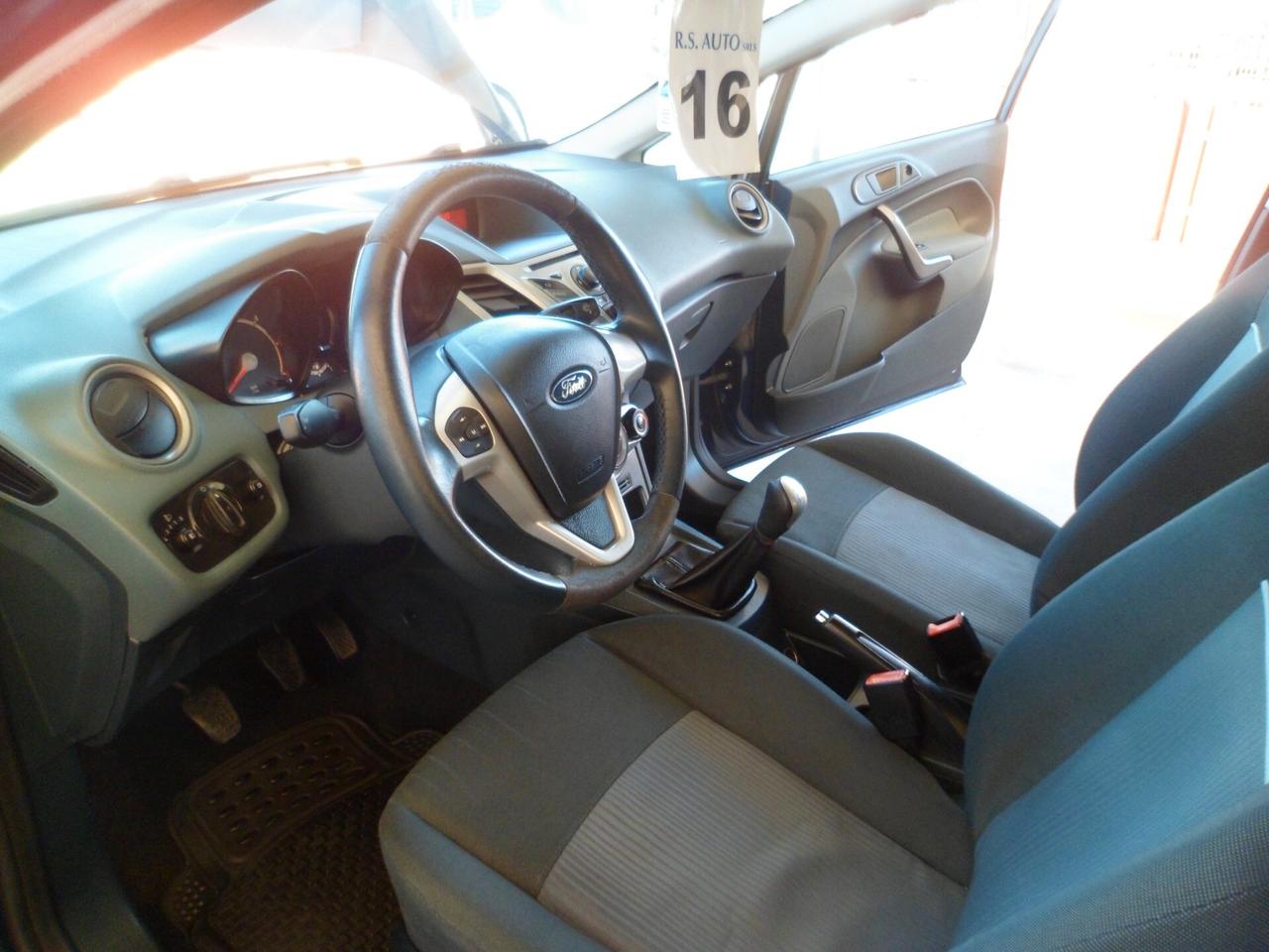 FORD Fiesta 1.4 tdci 68cv neopatentati 5p 10