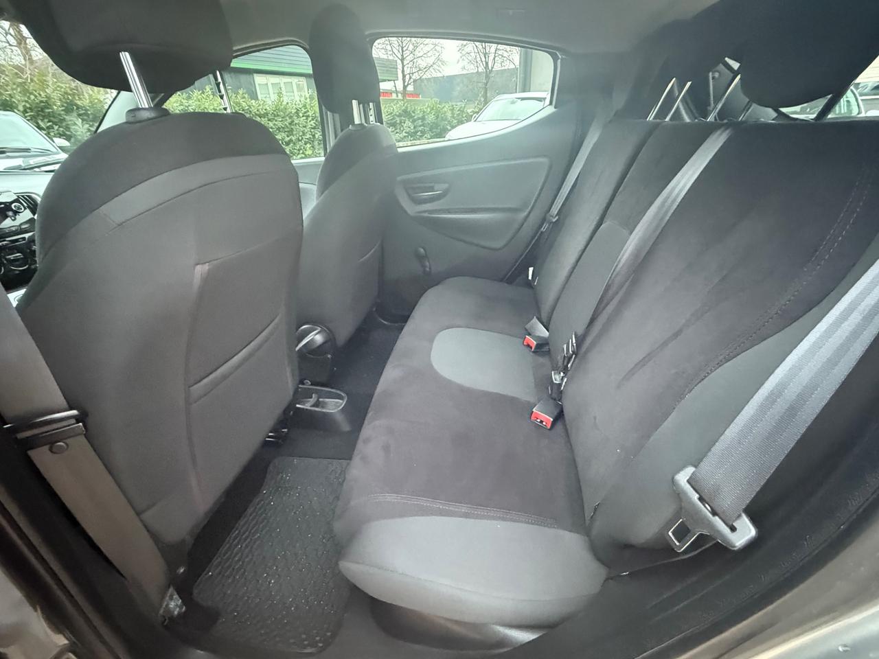 Lancia Ypsilon 1.2 69 CV 5 porte Gold