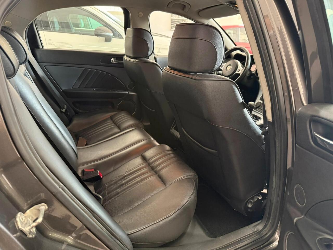 Alfa Romeo 159 2.4 JTDm 20V Distinctive