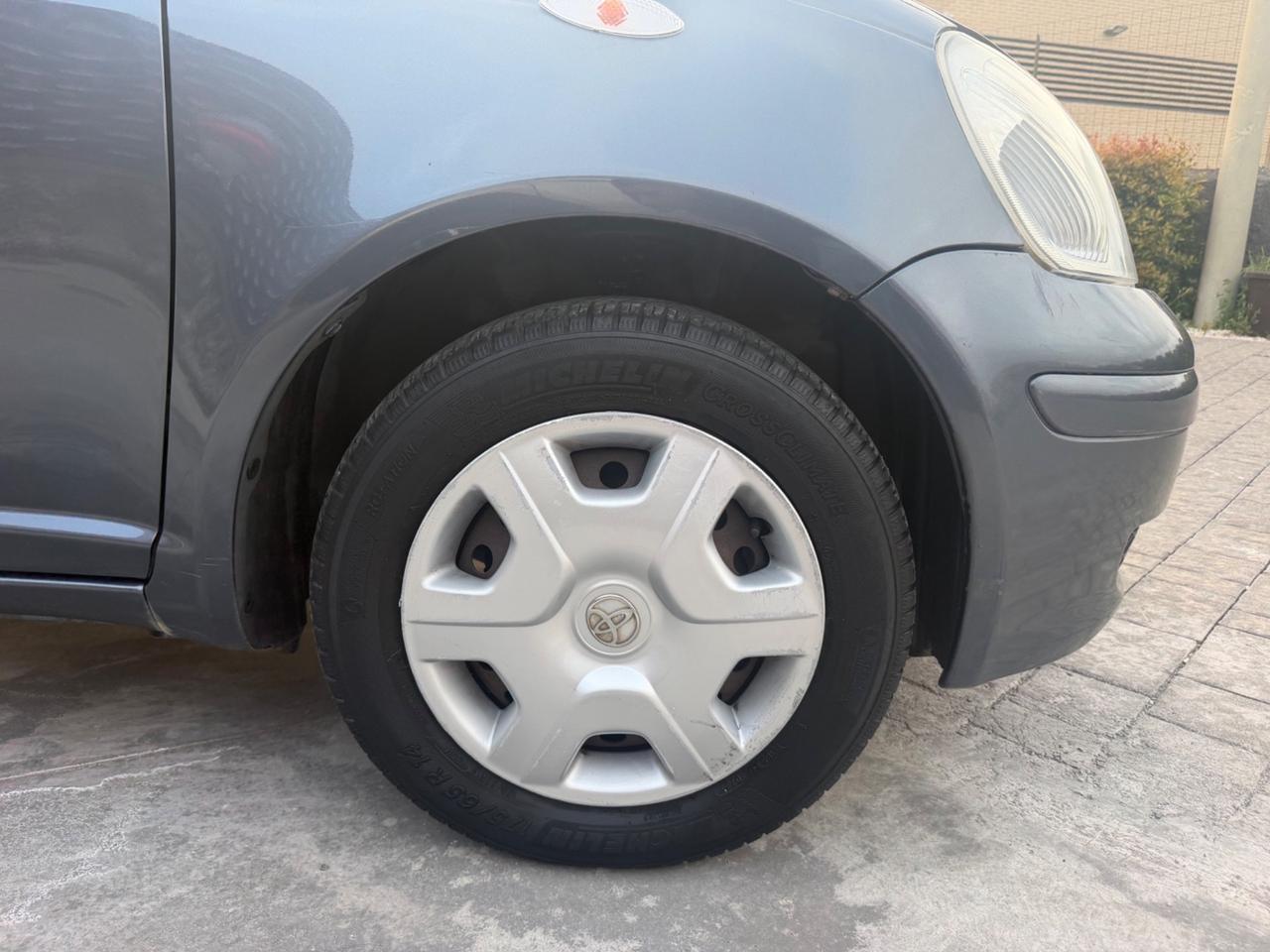 Toyota Yaris 1.0i 16V cat 5 porte Sol Blue