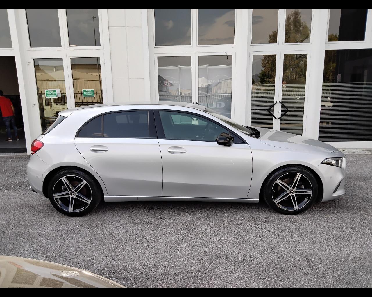 Mercedes-Benz Classe A - W177 2018 - A 180 d Sport auto