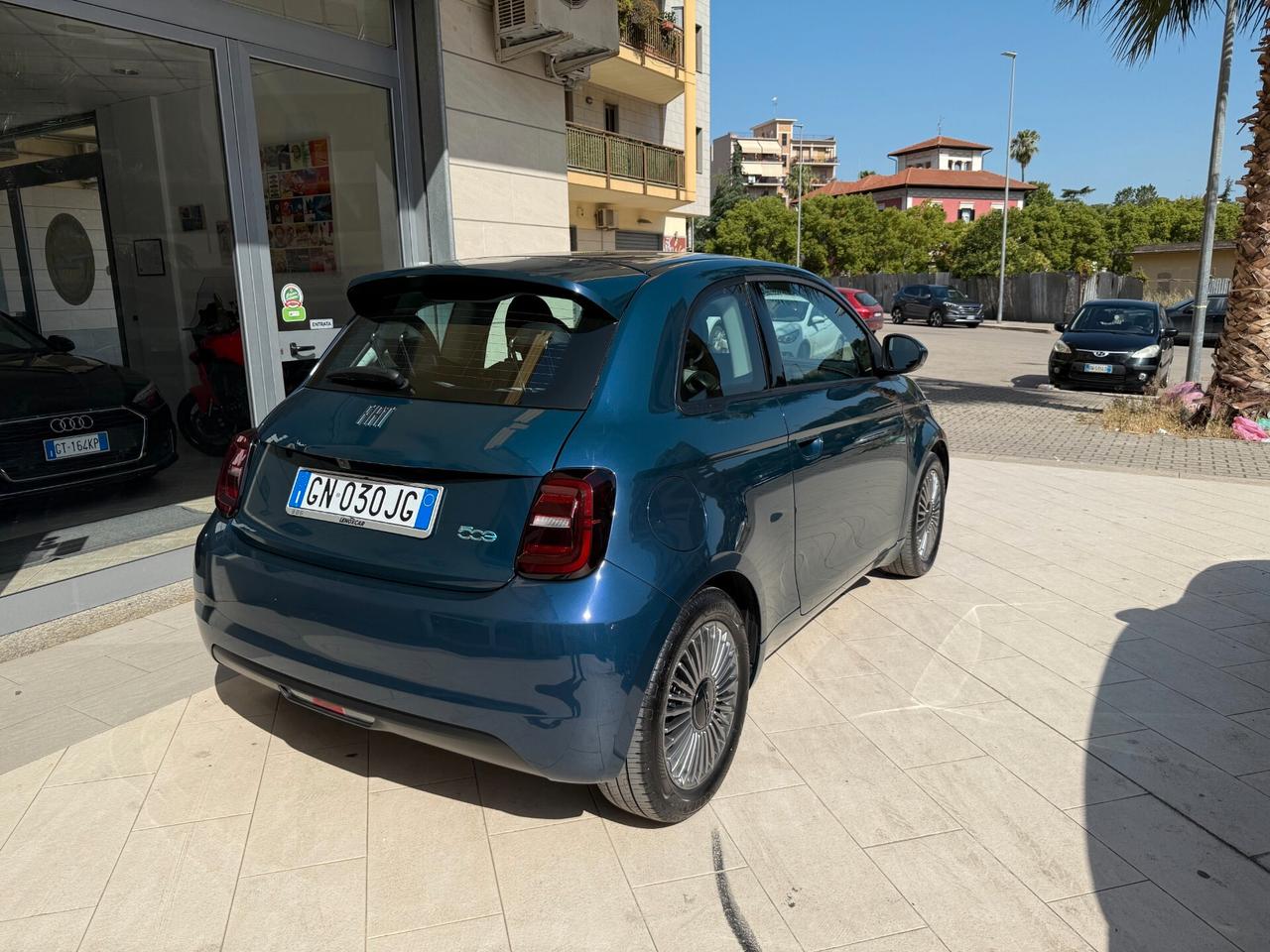Fiat 500e Berlina 42 kWh La Prima